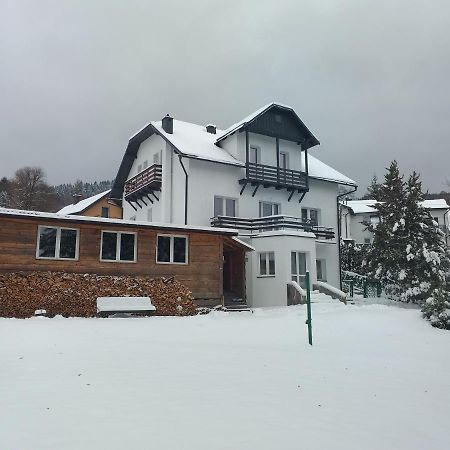 Отель Milusia Мушина Экстерьер фото